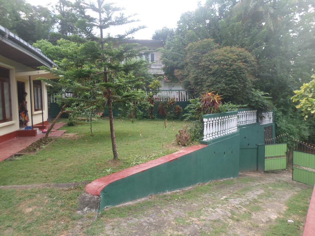 Grand Villa Mirissa Exterior photo